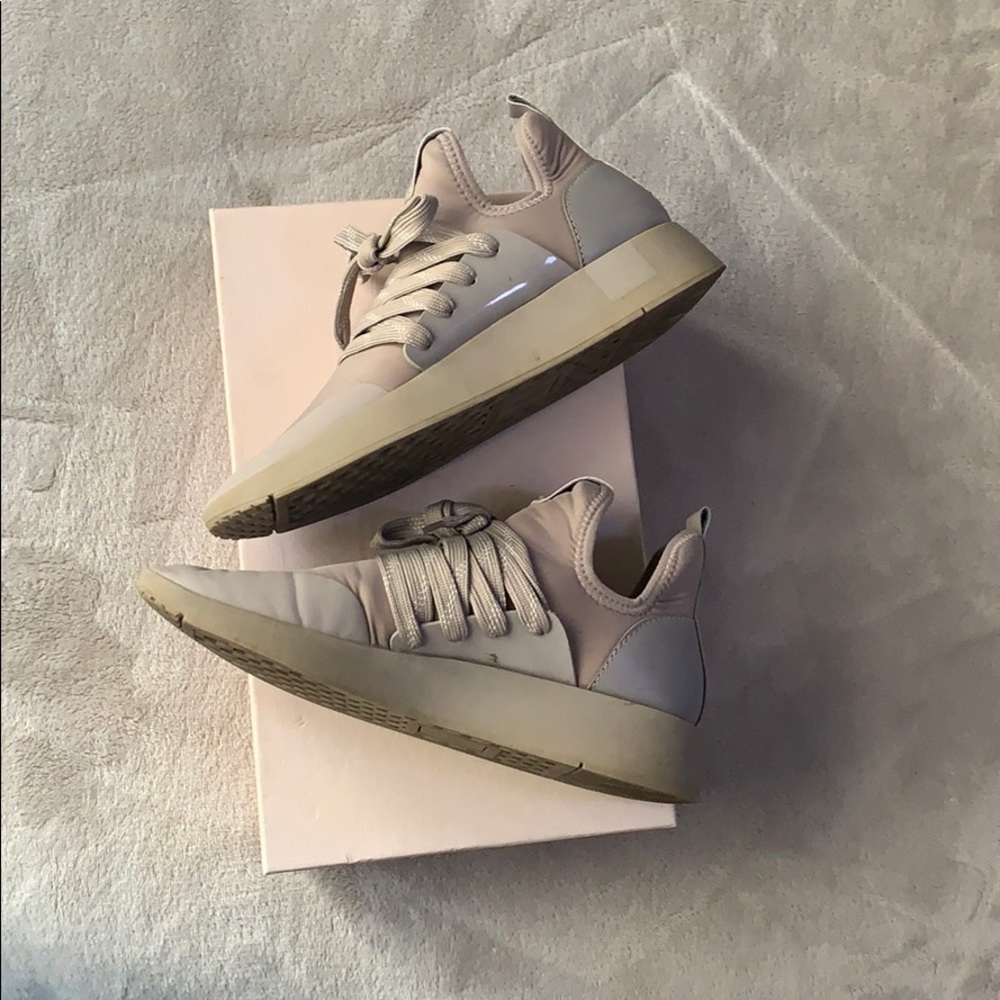 Steve Madden Sneakers